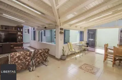 Casa com piscina e 4 suítes no bairro vila ipiranga