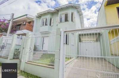 Casa 4 quartos, 4 suítes, 4 vagas e pátio com piscina no bairro vila ipiranga