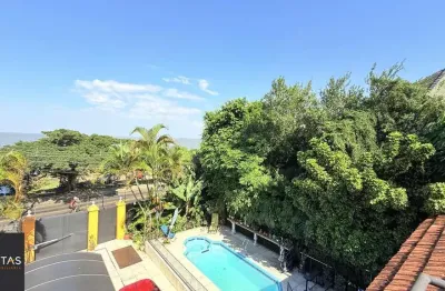 Casa com 3 quartos à venda na Avenida Guaíba, 4572, Vila Assunção, Porto Alegre