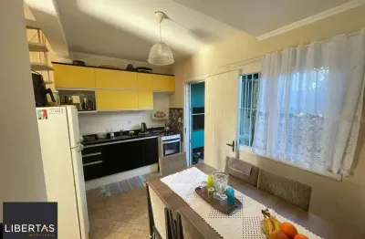 Casa no condomínio solar da landel, 3 quartos com 1 vaga de garagem.