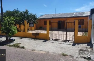 Vende casa com 84m² ,  2 dormitórios, terreno com 300m²