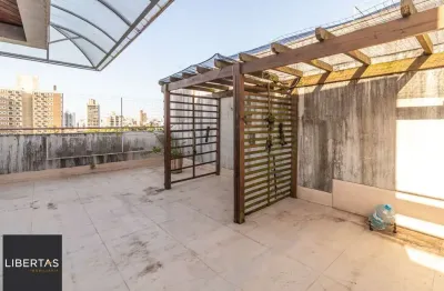 Cobertura no Menino Deus de 3 dormitórios e 2 vagas DESOCUPADO