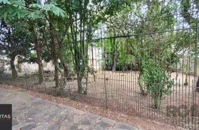 Terreno plano com 24,90m de frente, localizado no bairro serraria.