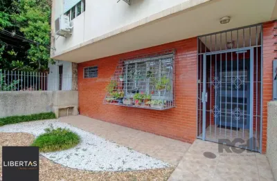 Apartamento no petrópolis de 2 dormitórios e dependência
