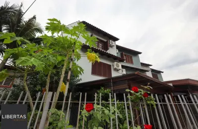 Casa à venda no bairro jardim itu em porto alegre/rs