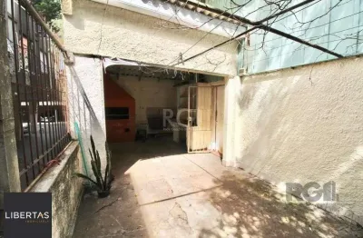 Casa com 2 quartos à venda na Rua Octávio de Souza, Teresópolis, Porto Alegre