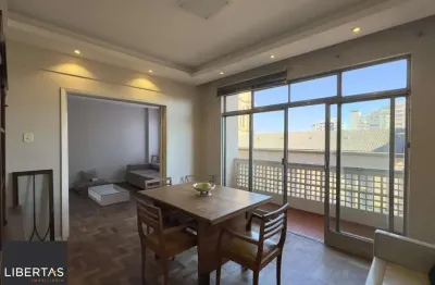 Apartamento 3 dormitórios com linda vista da catedral no centro histórico