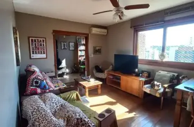 Apartamento 2 dormitórios, posição norte, com lareira, churrasqueira e despensa