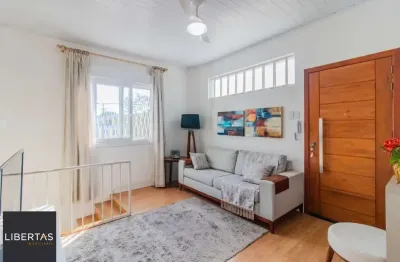 Casa de 3 dormitórios com 90m² à venda no bairro medianeira