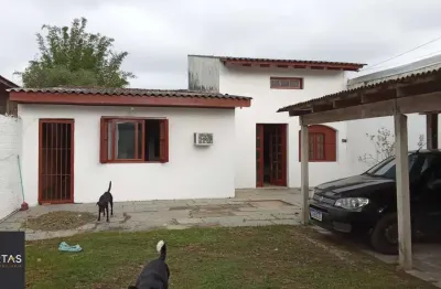 Casa de 3 dormitórios  a venda no bairro ponta grossa - porto alegre