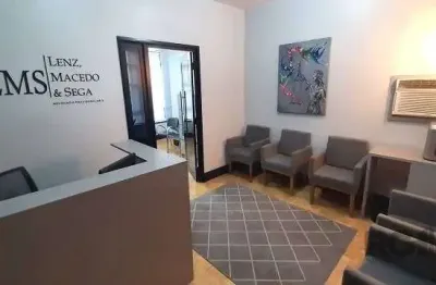 Barracão / Galpão / Depósito à venda na Rua Vigário José Inácio, 399, Centro Histórico, Porto Alegre