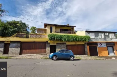 Casa de cinema no bairro glória com toda infraestrutura, ensolarada e bem ventilada, piscina, quiosque, 4 garagens