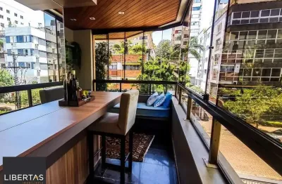 Vende-se apartamento com 3 quartos (1 suíte), 2 sacadas com churrasqueira, 132m² e 2 vagas - auxiliadora