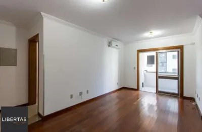 Apartamento com 3 quartos à venda na Rua Afonso Arinos, 291, Camaquã, Porto Alegre
