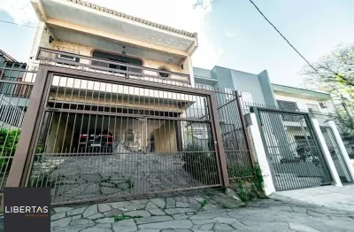 Casa com 3 quartos à venda na Rua: Eduardo Chartier, 275, Passo da Areia, Porto Alegre