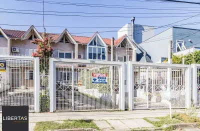 Casa com 2 quartos à venda na Rua Heitor Kramer, 324, Guarujá, Porto Alegre