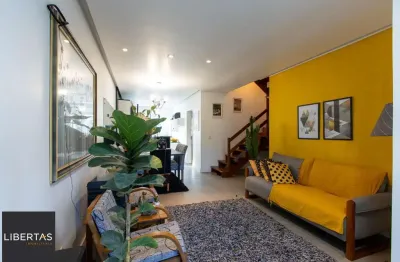 Sobrado com 2 dormitórios, sendo 1 ampla suíte com banheira de hidromassagem, 2 vagas.