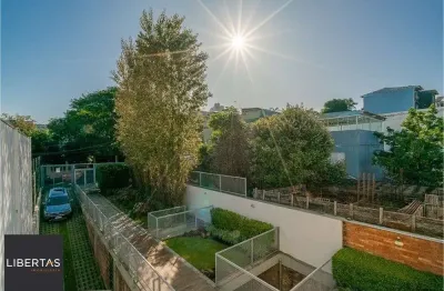 Casa com 2 quartos à venda na Rua Oscar Schneider, 485, Medianeira, Porto Alegre