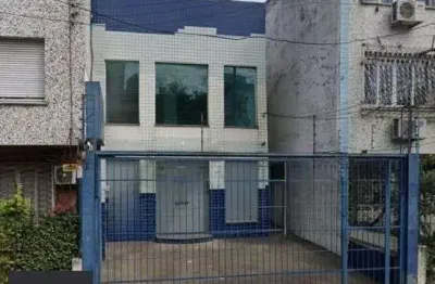 Prédio comercial com loja no bairro rio branco com 237m²