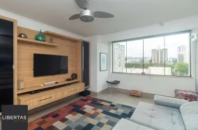 Apartamento mobiliado com 76m², 2 dormitórios e sol da manhã no bairro floresta