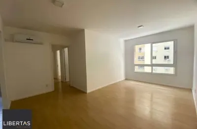 Apartamento de 3 dormitórios, 1 suíte e uma 1 vaga coberta.