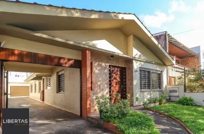 Casa com 3 quartos à venda na Rua Sapê, 725, Vila Ipiranga, Porto Alegre