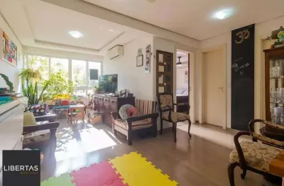 Apartamento com 2 dormitórios, suíte e churrasqueira.