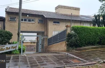 Casa no condomínio villa dei fiori com 03 dormitórios, duas vagas, bairro tristeza a venda na zona sul de porto alegre