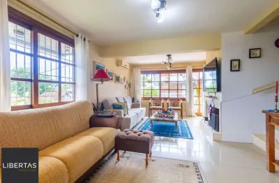 Casa em condomínio bairro tristeza, com 185m² privativos.