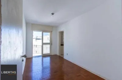 Apartamento 1 quarto, com sacada, andar alto com vista livre - centro histórico