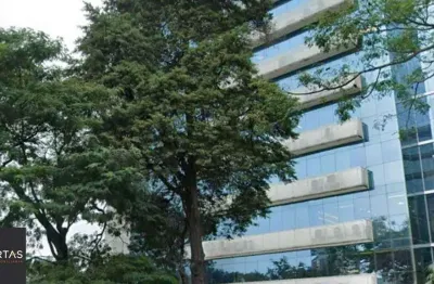 Barracão / Galpão / Depósito à venda na Avenida Cristóvão Colombo, 2948, Higienópolis, Porto Alegre