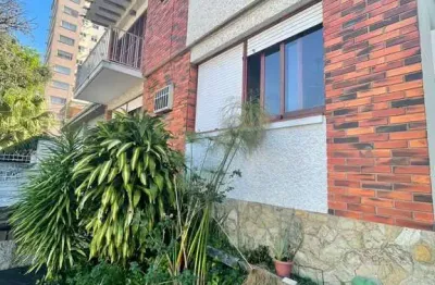 Sobrado com 4 dormitórios, 1 suíte e 228m² no bairro petrópolis -porto alegre