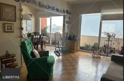 Apartamento 2 quartos, desocupado, andar alto na cidade baixa!