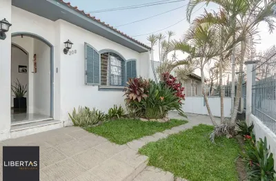 Casa com 3 quartos à venda na Rua Professor Pedro Santa Helena, Jardim do Salso, Porto Alegre