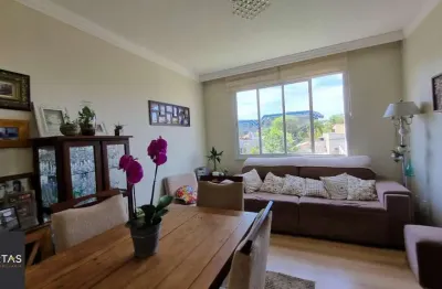 Apartamento à venda com linda vista em localização privilegiada com 2 dormitórios e 1 vaga de garagem no bairro azenha em porto alegre/rs.