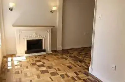 Venda apartamento totalmente reformado, 3 dormitórios living amplo, ótima iluminação, lareira ecológica, centro histórico