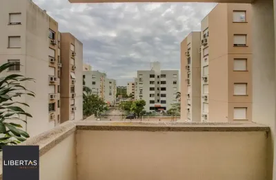 Apartamento 2 dormitórios com sacada e 1 vaga de garagem na rua sadi castro.