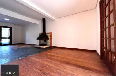 Incrível casa com lareira e espaço goourmet em condominio no bairro ipanema!
