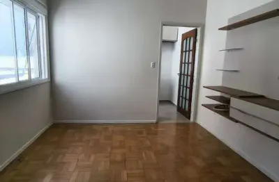 1 Dormitório semi mobiliado na melhor localização do centro histórico