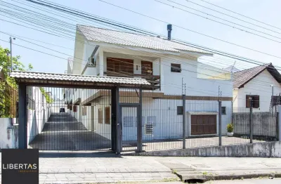 Casa condominio  - 197m² de aréa nprivativa, 03 dormitórios 01 suites, 02 vagas - tristeza