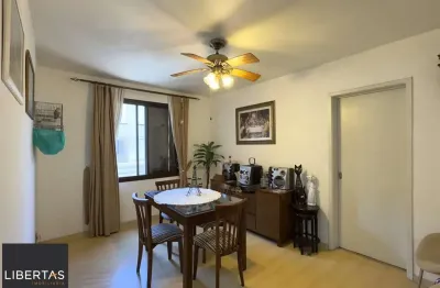 Apartamento semimobiliado 2 dormitórios com vaga de garagem no centro histórico