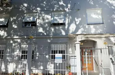 Apartamento térreo de 2 quartos e 1 vaga no bairro São Sebastião