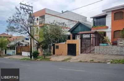 Terreno bem localizado com chalé e edícula – ótima oportunidade para investir!