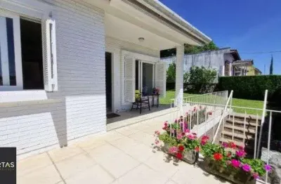 Casa espetacular com vista deslumbrante, reformada por arquiteto de 2 dormitórios, suíte, próximo a puc e carrefour no bairro partenon em porto alegre/rs/