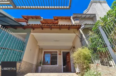 Casa com 2 quartos à venda na Rua Giobatta Giuseppe Petracco, 219, Vila Nova, Porto Alegre