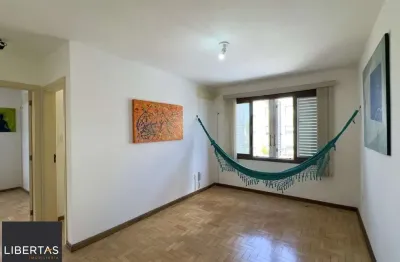 Apartamento amplo de 2 dormitório ao lado do mãe de deus e próximo da orla