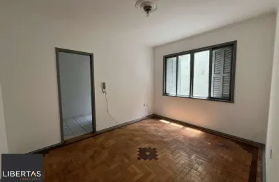 Apartamento de dois quartos em prédio com elevador no bairro bom fim em poa/rs