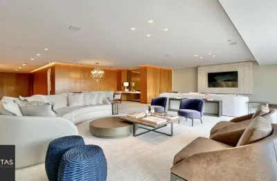 Mansão suspensa mobiliada no las piedras com piscina e vista para a mata nativa