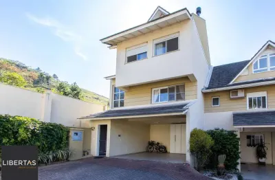 Casa condomínio | 3 dormitórios | 1 suíte | 240,82 privativos | 2 vagas | bairro teresópolis