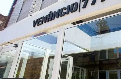 Apartamento térreo garden com 1 dormitório, 1 suíte, 1 vaga de garagem